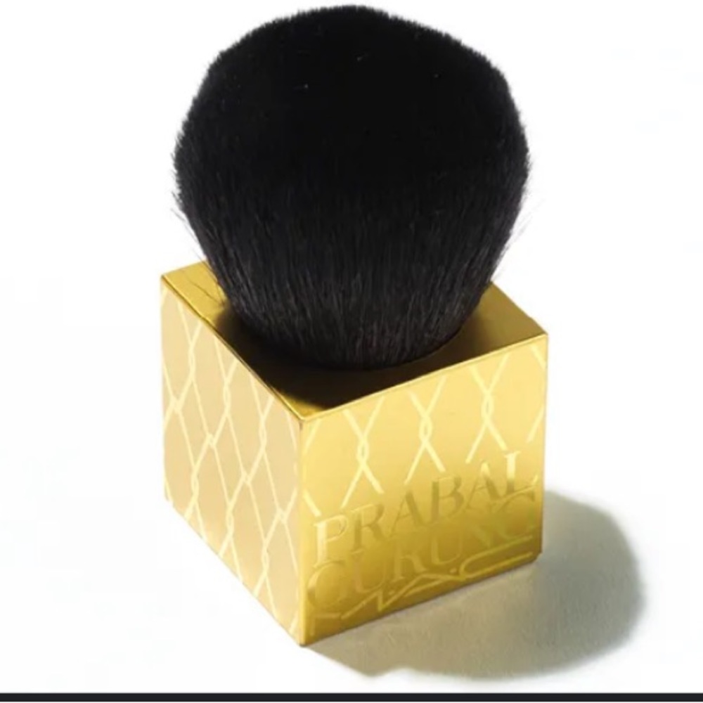 Prabal Gurung x Mac Cosmetics Kabuki Buffer Brush 💫